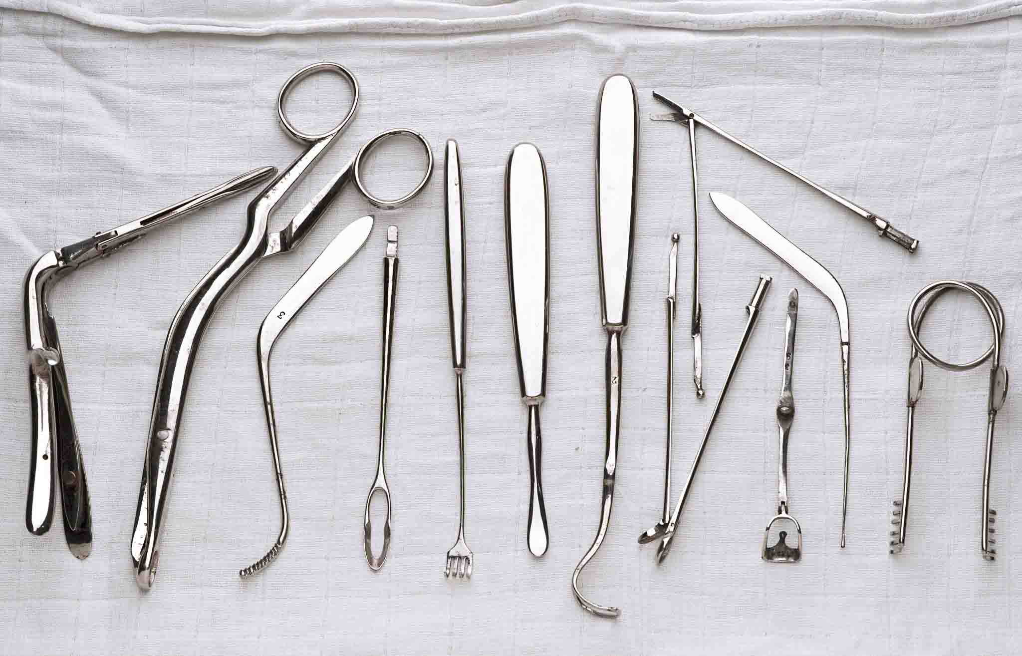نگهداری از ابزار های جراحی